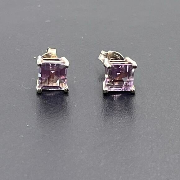 Chateau d’argent Canada Square AMETHYST Gem 925 Sterling Prong Set Stud Earrings - Picture 1 of 9